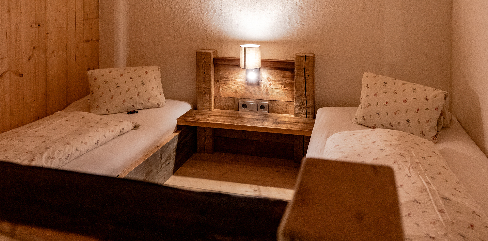 berggasthof-steckholzer-familienzimmer-kinderzimmer-einzelbetten © Tourismusverband Wipptal / Helena Beeremeister