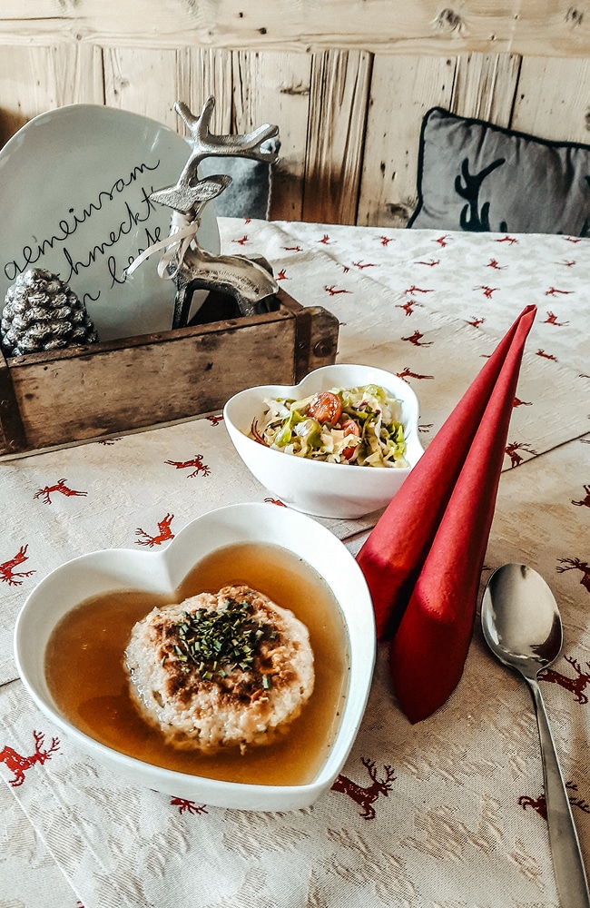 berggasthof-steckholzer-kaspressknoedel-suppe